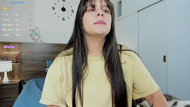 Snapshot of emily_adams01 chatting on 03-20-26, 08:57 emily adams01 online show from 03-20-26, 08:57