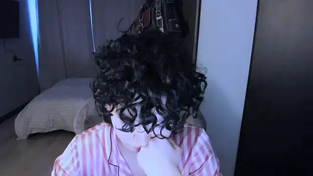 MiraiiTae online show from 01-11-25, 10:40