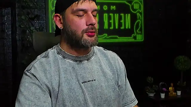 LexXHardy online show from 11-13-25, 08:08