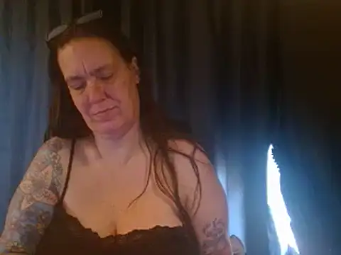 SimoneMoore online show from 11-05-25, 07:25