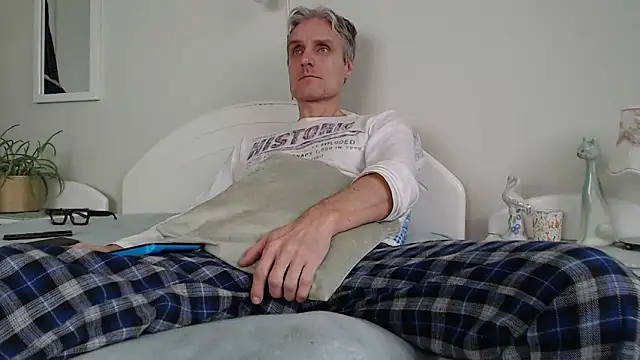 StrongBill online show from 12-26-24, 09:01