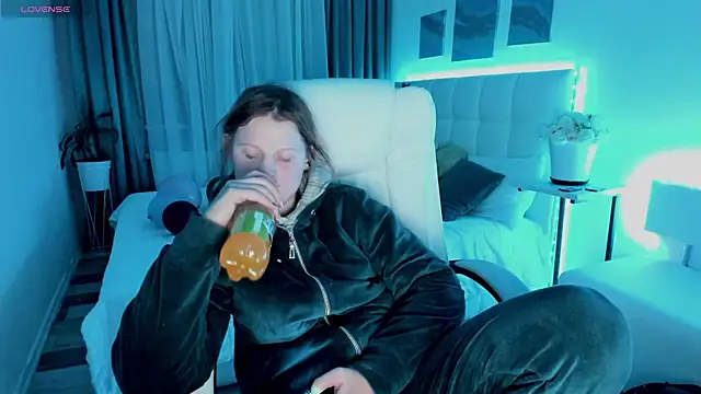 Kathlyn  Heath online show from 02-25-25, 07:36