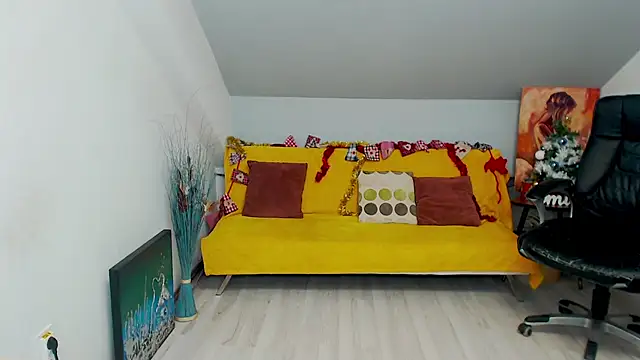 Cassandra Hotty online show from 01-08-25, 04:02