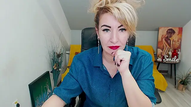 Cassandra Hotty online show from 02-04-25, 04:26