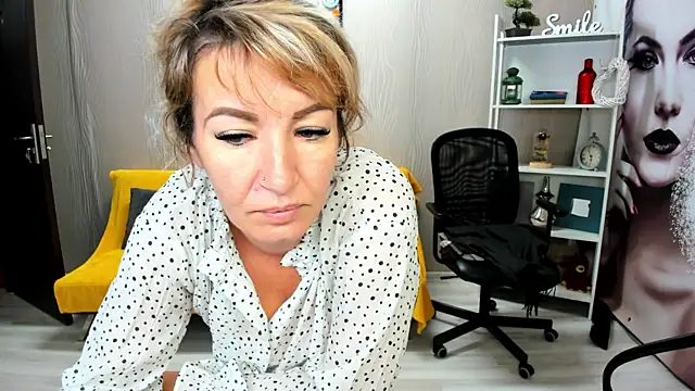 Cassandra Hotty online show from 09-10-25, 02:55