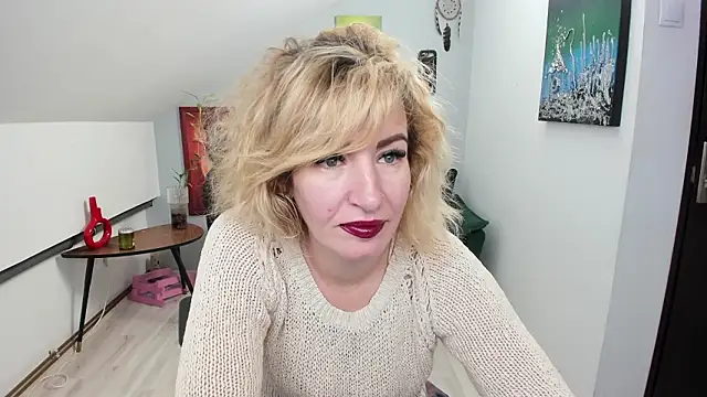 Snapshot of Cassandra_Hotty chatting on 03-07-26, 04:20 Cassandra Hotty online show from 03-07-26, 04:20