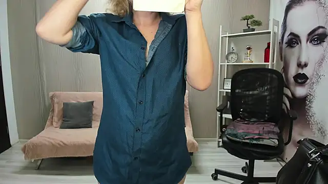 Snapshot of Cassandra_Hotty chatting on 03-26-26, 04:18 Cassandra Hotty online show from 03-26-26, 04:18