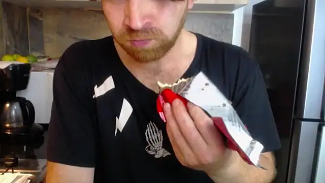 michacosio online show from 10-28-25, 02:37