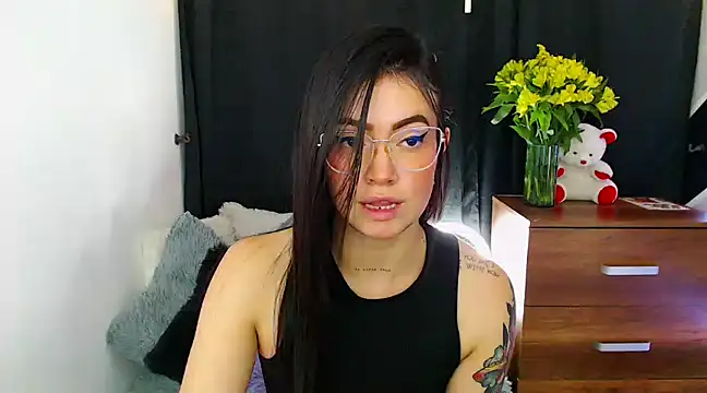 Snapshot of Isa_Maiden1 chatting on 01-08-25, 10:27 Isa Maiden1 online show from 01-08-25, 10:27
