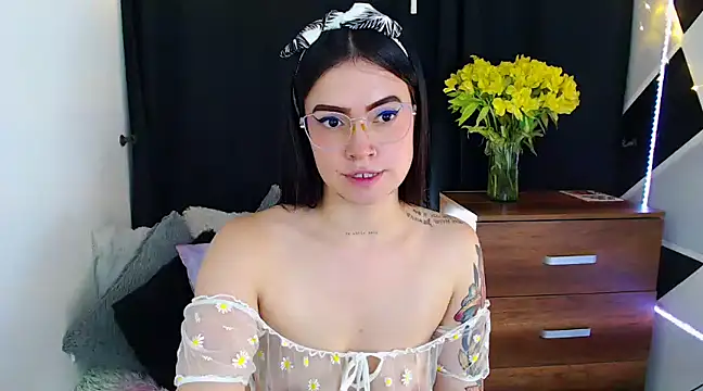 Snapshot of Isa_Maiden1 chatting on 01-12-25, 10:33 Isa Maiden1 online show from 01-12-25, 10:33