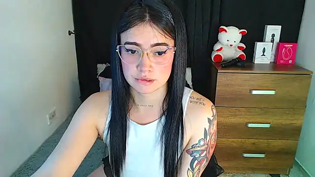Snapshot of Isa_Maiden1 chatting on 09-17-25, 02:19 Isa Maiden1 online show from 09-17-25, 02:19