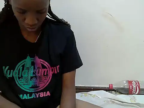 Snapshot of prettybeee chatting on 10-03-25, 02:14 prettybeee online show from 10-03-25, 02:14