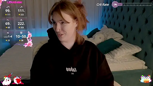 Snapshot of _Chlo__e chatting on 02-07-25, 09:37 Chlo e online show from 02-07-25, 09:37