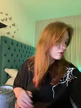 Snapshot of _Chlo__e chatting on 02-19-25, 09:36 Chlo e online show from 02-19-25, 09:36