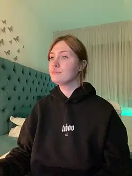 Snapshot of _Chlo__e chatting on 03-03-25, 04:25 Chlo e online show from 03-03-25, 04:25