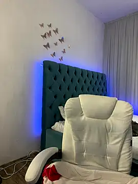 Snapshot of _Chlo__e chatting on 09-12-25, 12:05 Chlo e online show from 09-12-25, 12:05