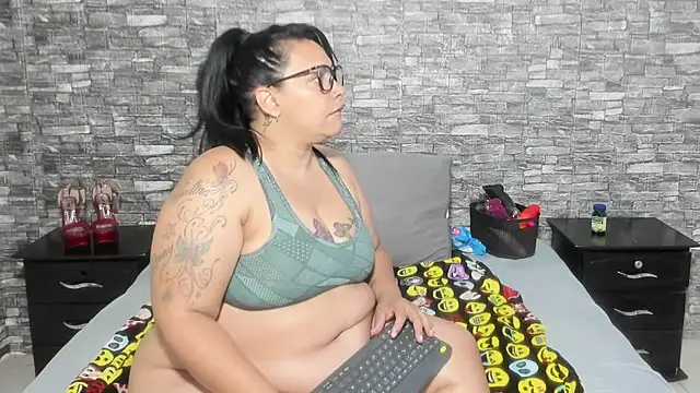 Sofie-Storm online show from 01-18-25, 09:13