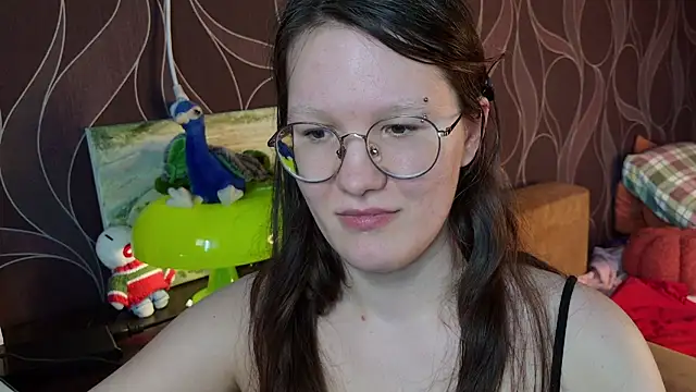 Snapshot of MiriamOr chatting on 06-27-26, 12:22 MiriamOr online show from 06-27-26, 12:22