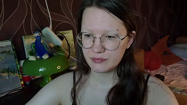 Snapshot of MiriamOr chatting on 07-25-26, 08:34 MiriamOr online show from 07-25-26, 08:34