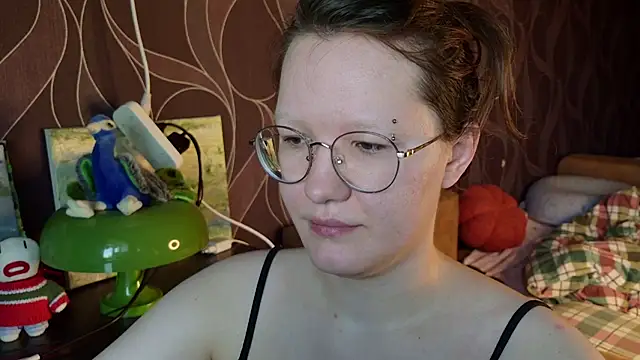 Snapshot of MiriamOr chatting on 07-26-26, 08:32 MiriamOr online show from 07-26-26, 08:32