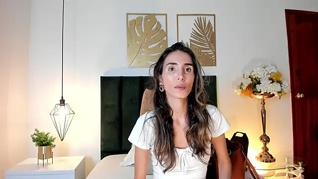 Snapshot of Nina_Cavaali chatting on 12-10-24, 06:06 Nina Cavaali online show from 12-10-24, 06:06