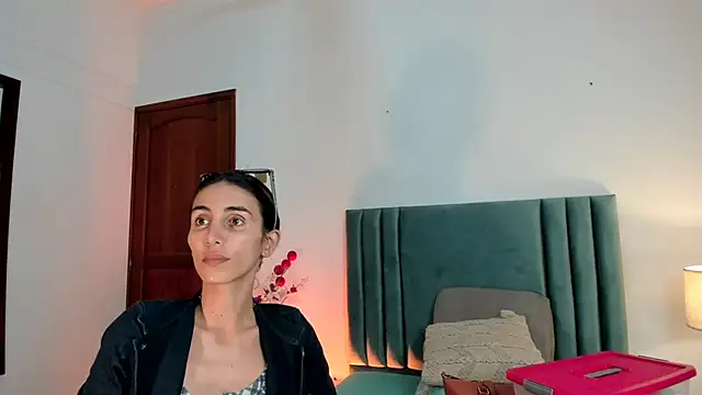 Snapshot of Nina_Cavaali chatting on 12-23-24, 06:05 Nina Cavaali online show from 12-23-24, 06:05