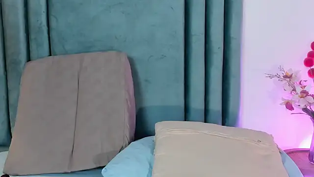 Snapshot of Nina_Cavaali chatting on 01-13-25, 11:27 Nina Cavaali online show from 01-13-25, 11:27