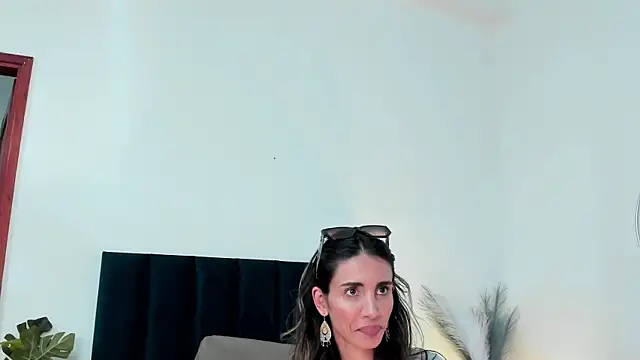 Snapshot of Nina_Cavaali chatting on 02-05-25, 06:15 Nina Cavaali online show from 02-05-25, 06:15