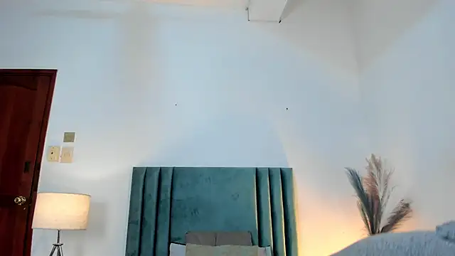 Snapshot of Nina_Cavaali chatting on 02-07-25, 06:02 Nina Cavaali online show from 02-07-25, 06:02