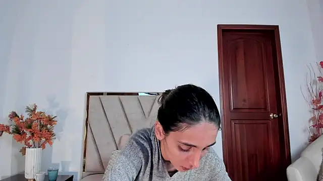Snapshot of Nina_Cavaali chatting on 03-09-25, 02:10 Nina Cavaali online show from 03-09-25, 02:10