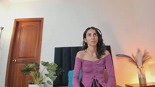 Snapshot of Nina_Cavaali chatting on 09-16-25, 06:20 Nina Cavaali online show from 09-16-25, 06:20