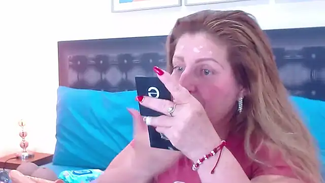 Snapshot of sandra_20 chatting on 09-29-25, 11:26 sandra 20 online show from 09-29-25, 11:26