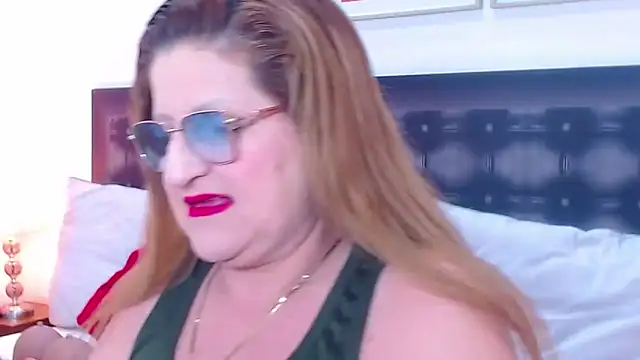 Snapshot of sandra_20 chatting on 10-20-25, 11:21 sandra 20 online show from 10-20-25, 11:21