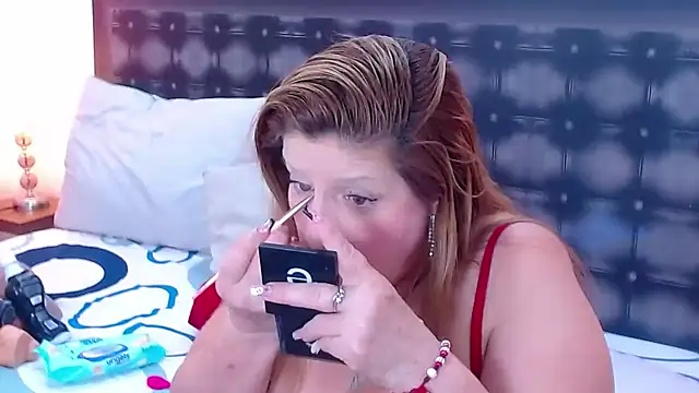 Snapshot of sandra_20 chatting on 10-25-25, 11:07 sandra 20 online show from 10-25-25, 11:07