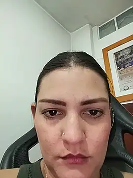 Mia Hampton online show from 05-19-26, 08:59