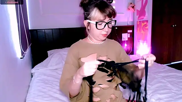 Cosmo Riri online show from 09-28-25, 06:30