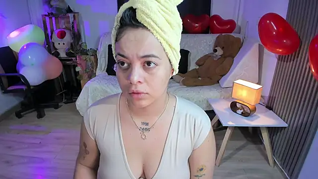 Cuttiealice online show from 02-18-25, 12:28