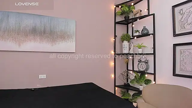 Briana Wells  online show from 05-11-26, 12:33