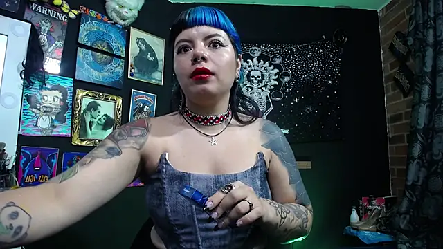 Snapshot of Yourmadame_P chatting on 02-05-25, 11:06 Yourmadame P online show from 02-05-25, 11:06