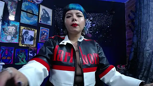 Snapshot of Yourmadame_P chatting on 02-06-25, 06:46 Yourmadame P online show from 02-06-25, 06:46