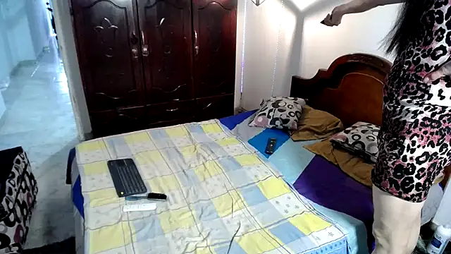 ivonne  hott1 online show from 03-01-25, 08:42