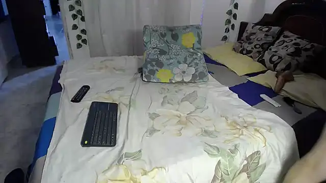 ivonne  hott1 online show from 06-17-26, 03:13
