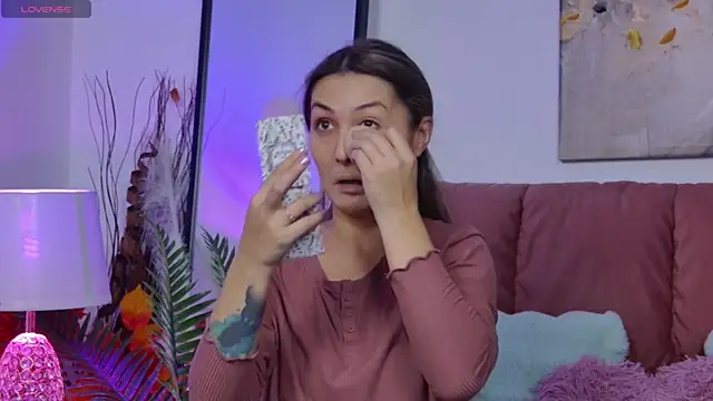 NicolLopeze online show from 10-16-25, 07:20