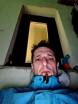 Snapshot of Cuple1 chatting on 03-09-25, 08:42 Cuple1 online show from 03-09-25, 08:42