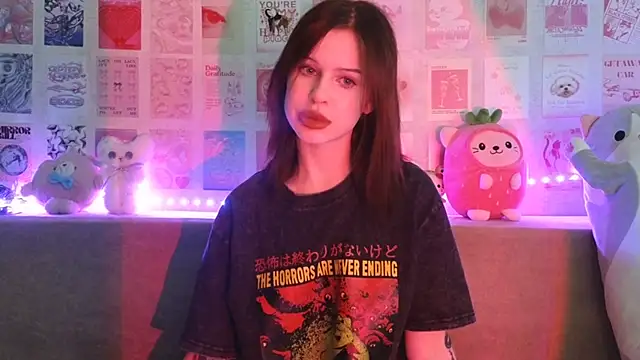 LisaDenvinn online show from 12-13-24, 03:49