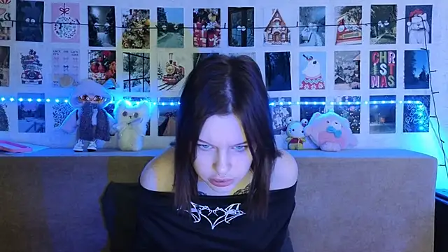 LisaDenvinn online show from 01-17-25, 05:53