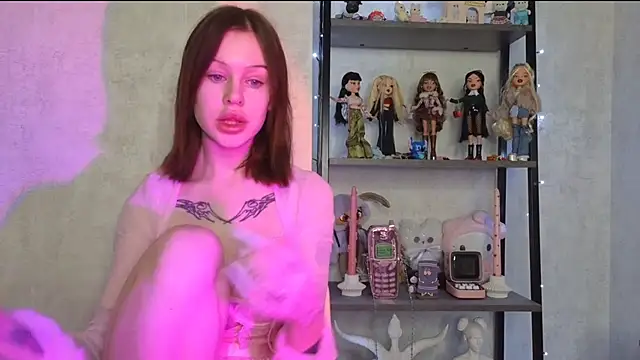 LisaDenvinn online show from 02-28-25, 05:04