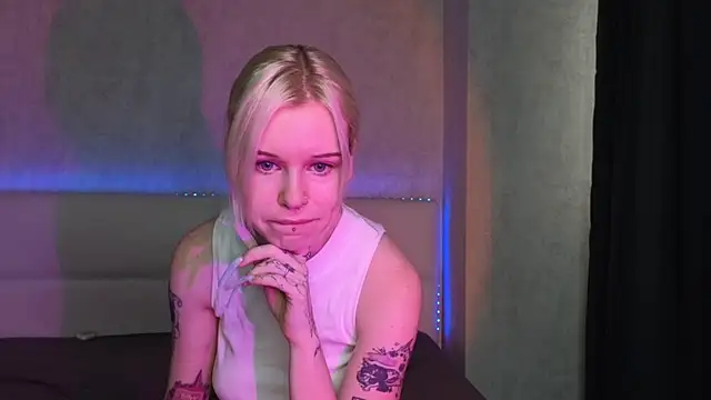 LisaDenvinn online show from 09-10-25, 03:50