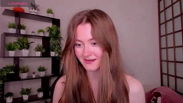 Snapshot of KateCuddle chatting on 04-02-26, 02:31 KateCuddle online show from 04-02-26, 02:31