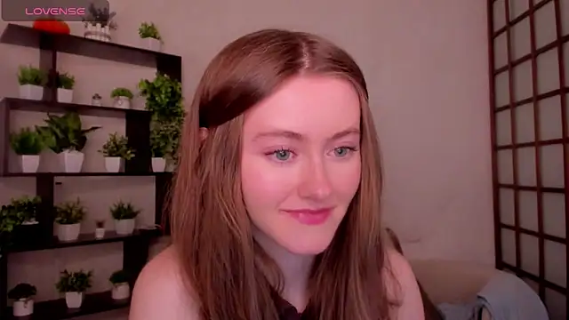 Snapshot of KateCuddle chatting on 04-03-26, 02:53 KateCuddle online show from 04-03-26, 02:53